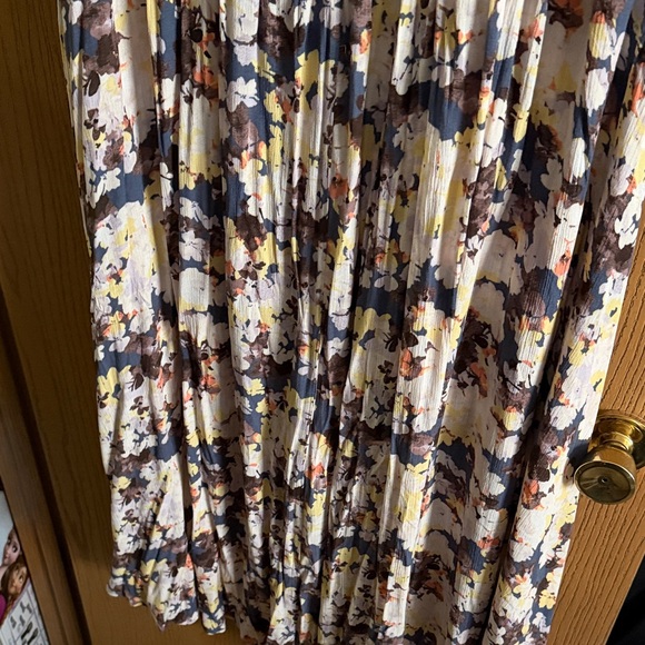 Floral Ruffle Walk Through Dress - Picture 4 of 5